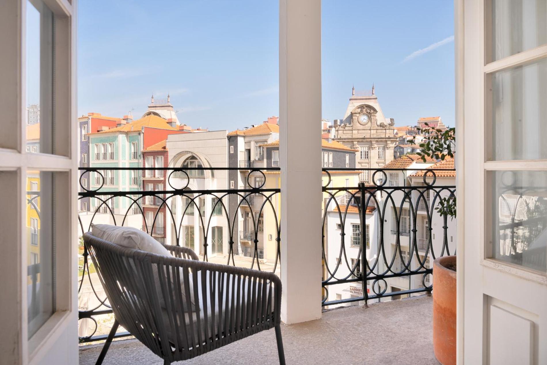 Apartmán Historical Penthouse At Cardosas Block Porto Exteriér fotografie